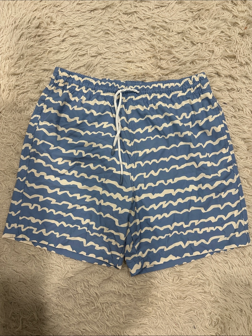 Men's Blue & White Wave-Print Swim Trunks